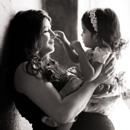 Mother and daughter candid maternity photography