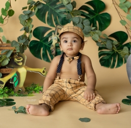 Jungle theme first birthday indoor photography in Gurgaon